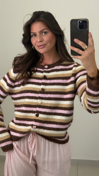 CARDIGAN MAVIE MIT SAMT HERZKNÖPFEN – Damenmode bei Miss Nova