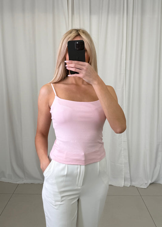 SOFT VISKOSE BASIC TOP MIT VERSTELLBAREN TRÄGERN Musselin kaufen | Miss Nova