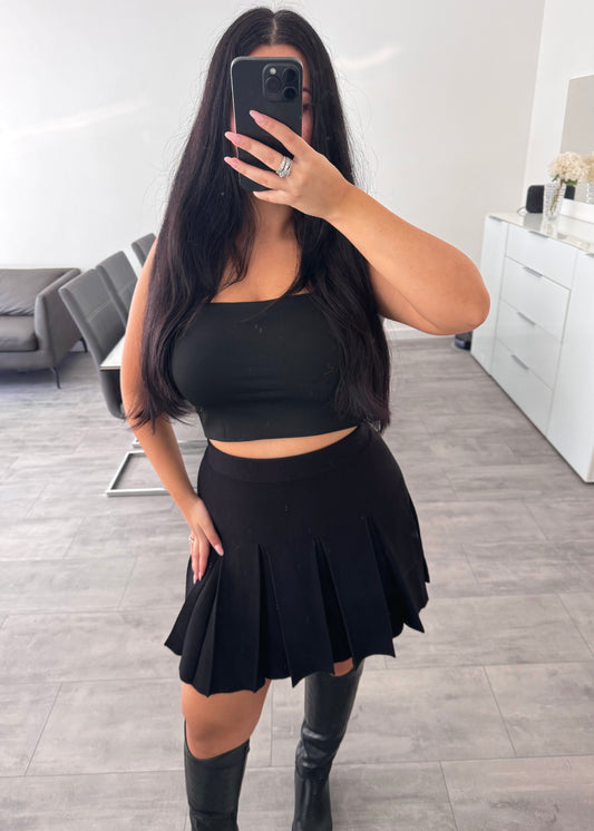 FALTENROCK LARA SCHWARZ