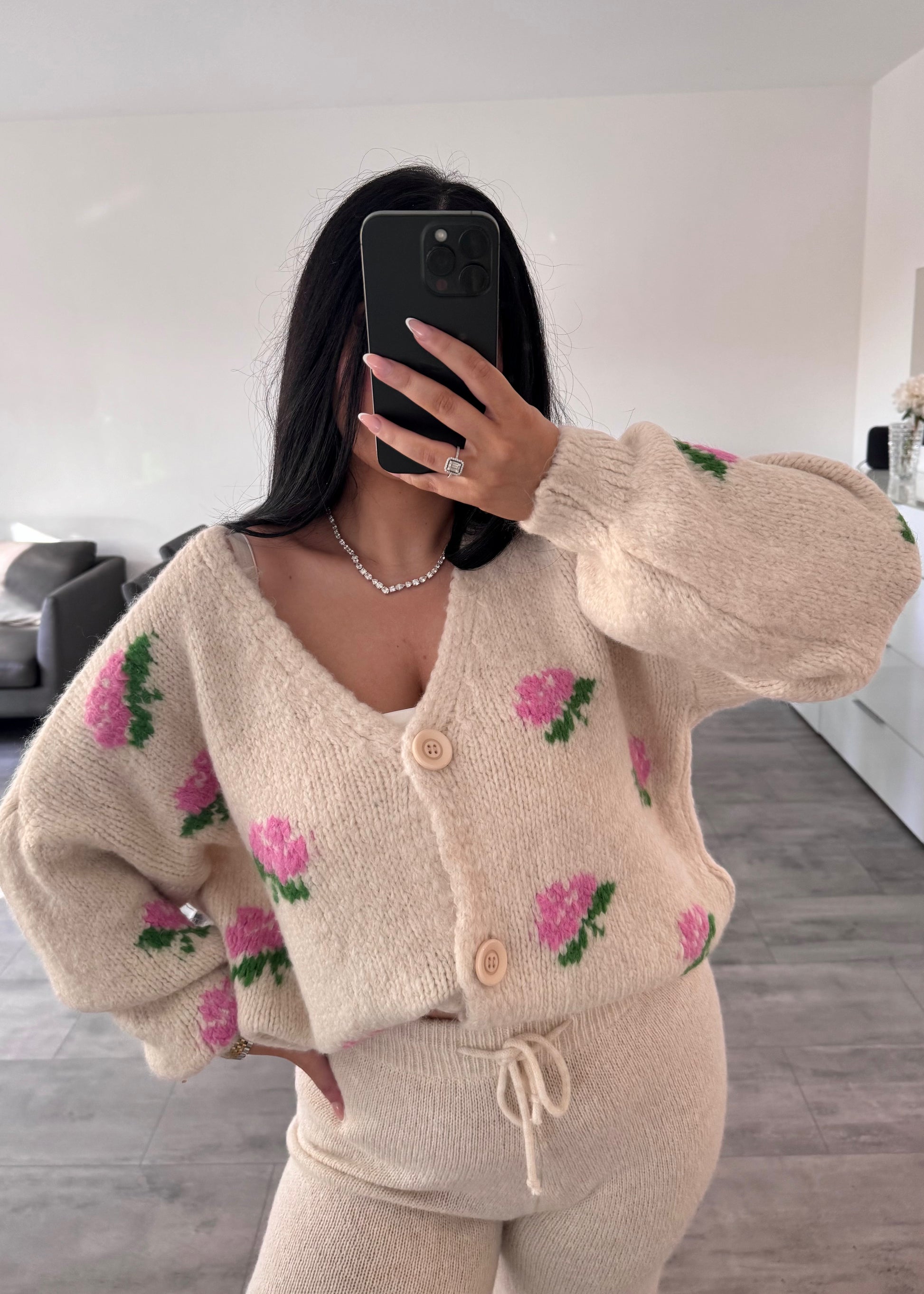 CARDIGAN ROSE BEIGE – Miss Nova Damenmode