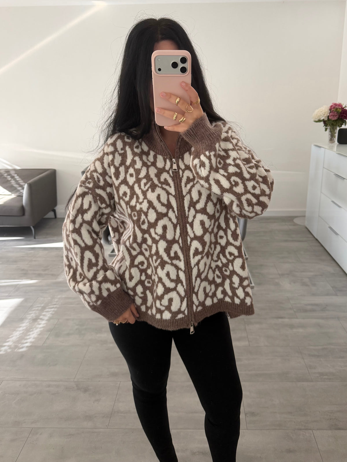 OVERSIZE DOUBLE-ZIP STRICKJACKE LEOPRINT