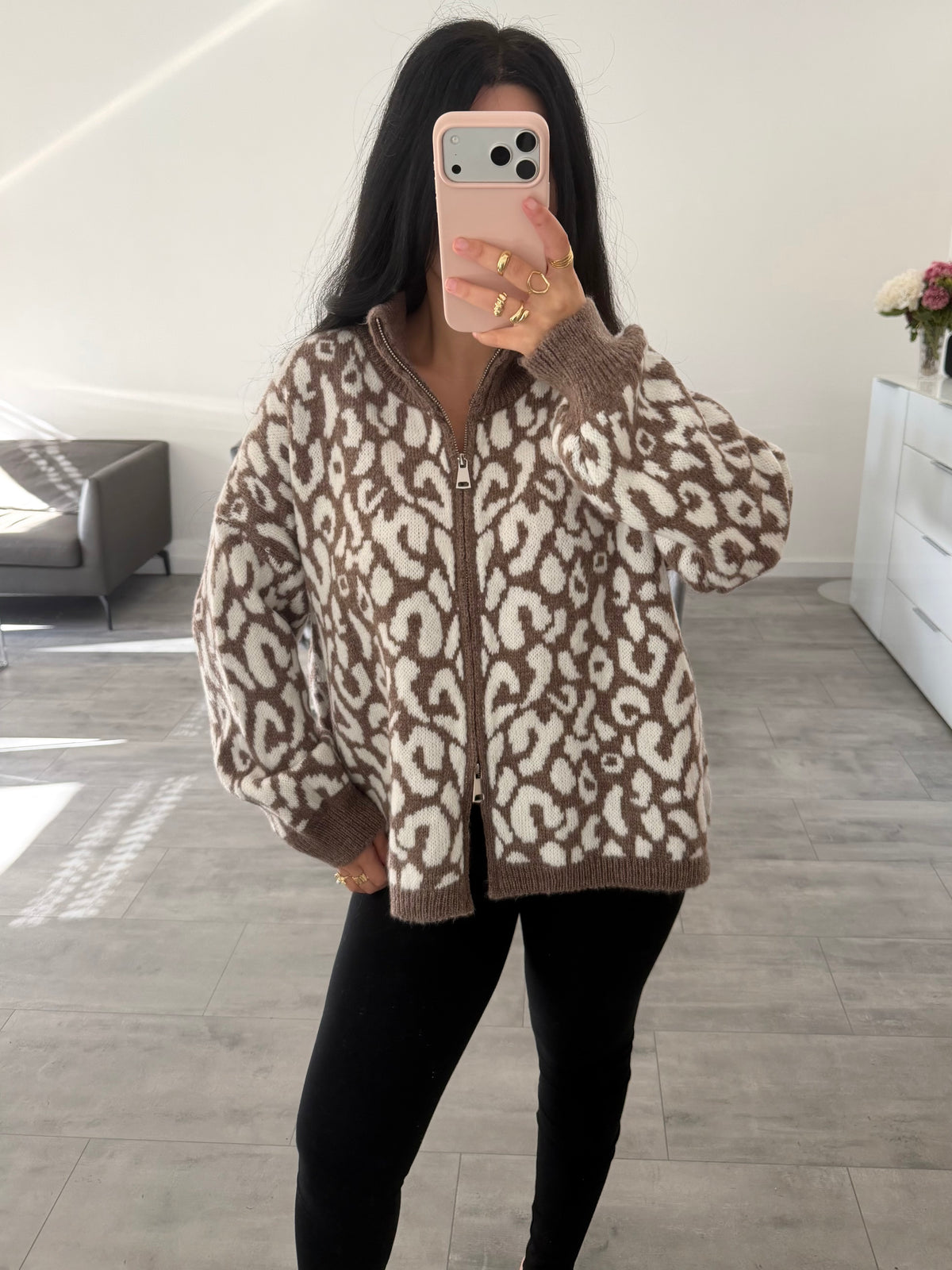 OVERSIZE DOUBLE-ZIP STRICKJACKE LEOPRINT