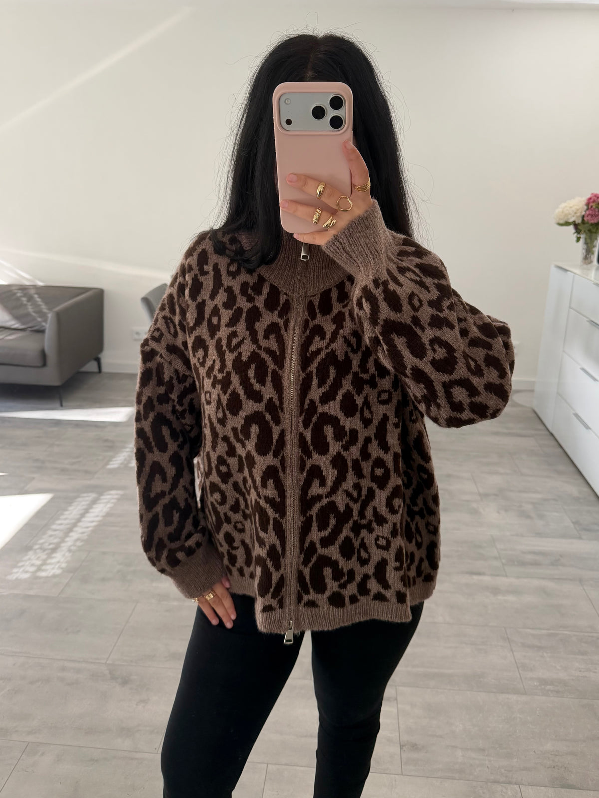 OVERSIZE DOUBLE-ZIP STRICKJACKE LEOPRINT
