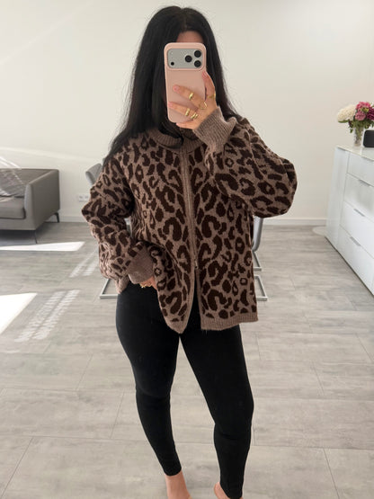 OVERSIZE DOUBLE-ZIP STRICKJACKE LEOPRINT